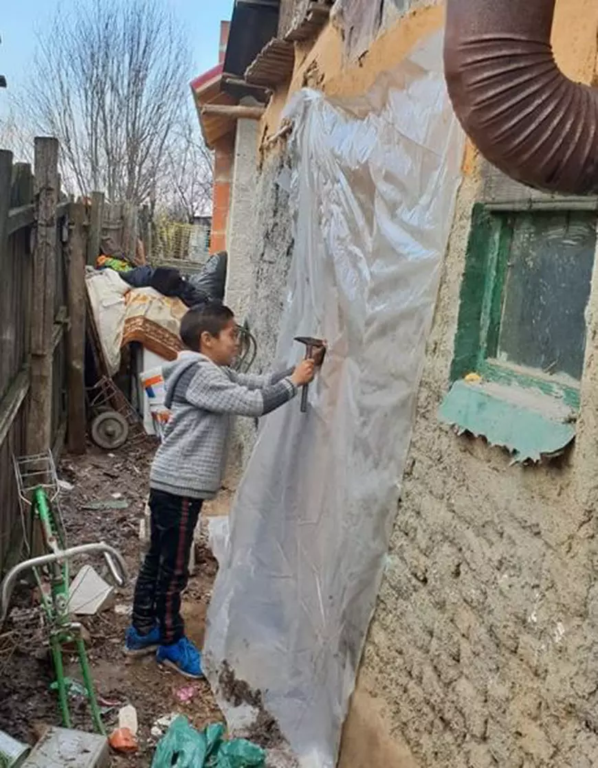 Caravană umanitară spre Alunișu. Ajutor pentru copiii rămași fără tată de Crăciun