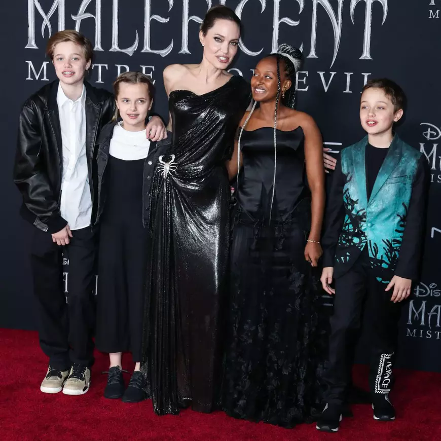 Brad Pitt petrece Crăciunul alături de trei dintre cei șase copii pe care îi are cu Angelina Jolie