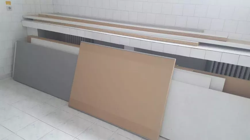 La Spitalul Municipal Câmpia Turzii, echipamentele de laborator ruginite sunt folosite zilnic, dar sunt ascunse la controale. O asistentă medicală a avut curajul să facă totul public