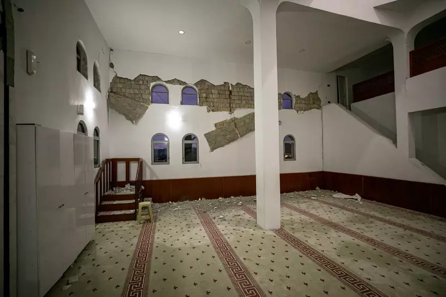 Thumanë, satul din Albania care va fi ras de pe fața pământului. Autoritățile au decis să dărâme toate clădirile rămase în picioare după cutremur