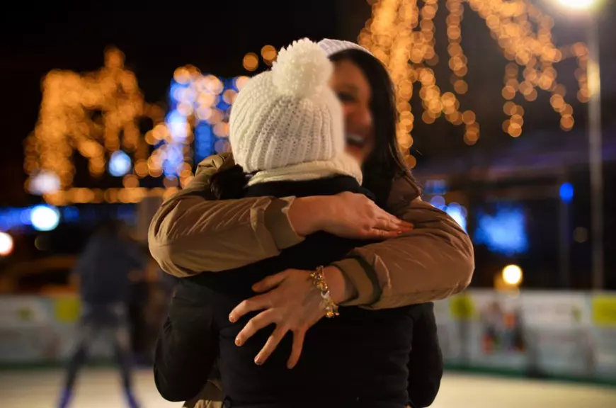 A luptat la Revoluție, a fugit în Australia și s-a întors să lucreze cu copiii obligați să se prostitueze. Povestea de film a Ianei Matei