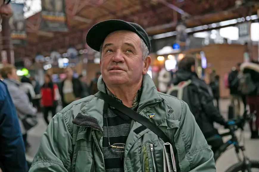 „Mormântul” din gura de canal. Rudele eroilor retrăiesc durerea la locul în care a fost aruncată cenușa trupurilor furate de la morga din Timișoara. „Măcar să se mai liniștească morții până vor fi găsiți vinovații”