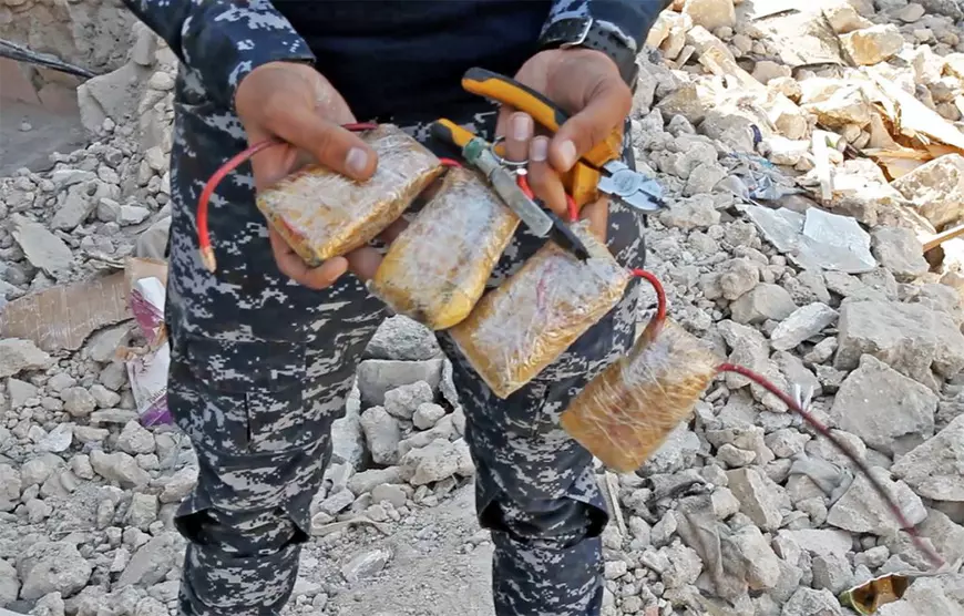 VIDEOREPORTAJ | Vă mai amintiți cum bântuiam, civili și militari nepregătiți, pe străzi în decembrie 1989? Am avut același sentiment însoțind o echipă de geniști irakieni prin ruinele din Mosul