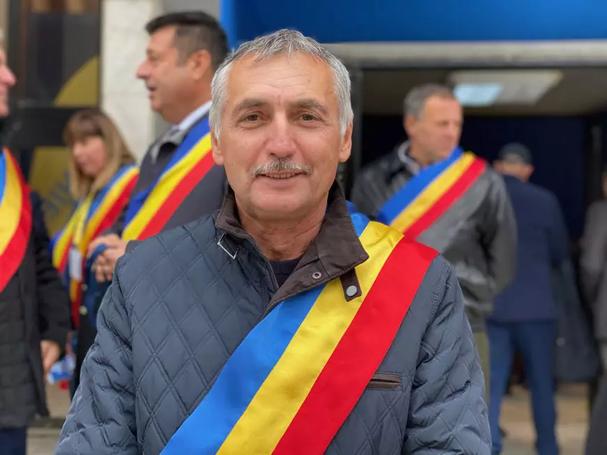 Petreceri PSD-PNL ținute într-o clădire istorică din 1680, transformată în salon de nunți cu cort imens, luminițe și piscină!