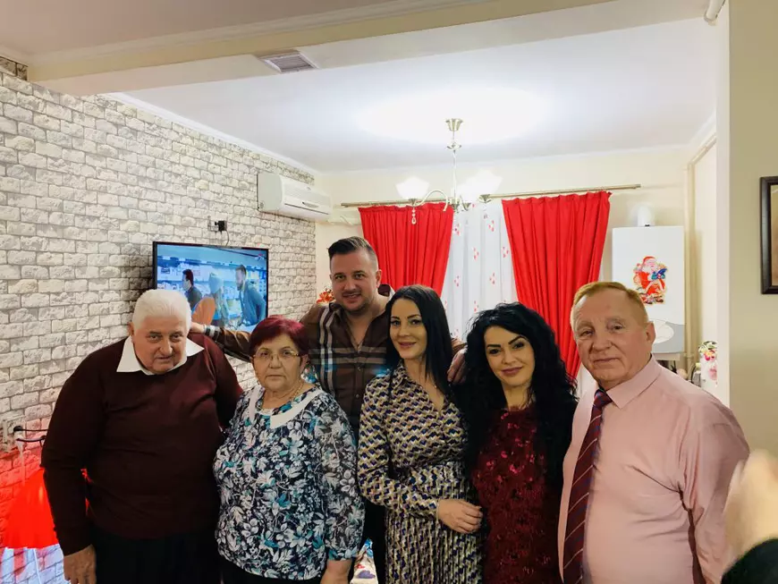 Angela Rusu ne vorbește pentru prima oară după incendiul în urma căruia și-a pierdut toată agoniseala: «N-am avut nevoie de psiholog. Pentru mine, Crăciunul în familie este un tratament»