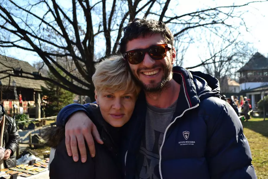 Dragoș Bucur face jumări și sarmale de Crăciun și așteaptă toate rudele acasă! “E o nebunie, ca în filmele italienești”