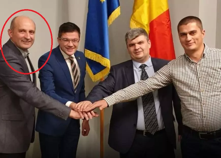 Iovu Biriș (stânga), alături de Costel Alexe, ministrul Mediului (al doilea din stânga) Sursa foto: PNL