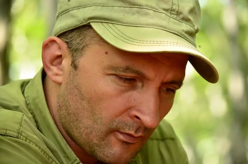 Who's hot, who's not | Prezența tacticoasă a lui Larry în Downing Street vs contractele dubioase ale lui Iovu Biriș