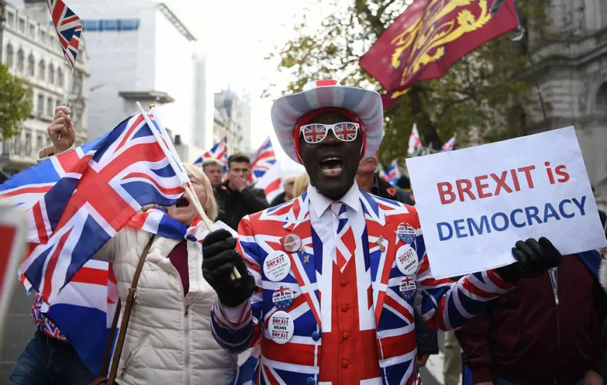 Manifestanții pro-Brexit se simt ușurați după victoria lui Boris Johnson FOTO: EPA