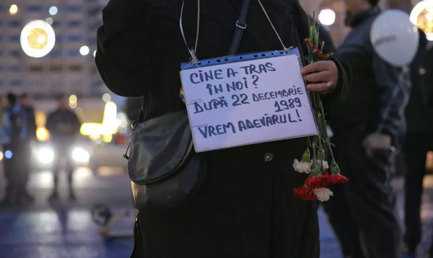 Momente emoționante în Piața Revoluției. S-au citit numele eroilor care au murit în decembrie 1989 în numele libertății