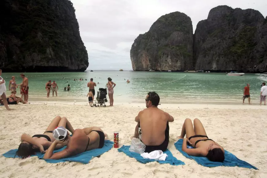 Destinații care au fost distruse de turiști în ultimul deceniu: De la Maldive până la Dubrovnik sau Everest