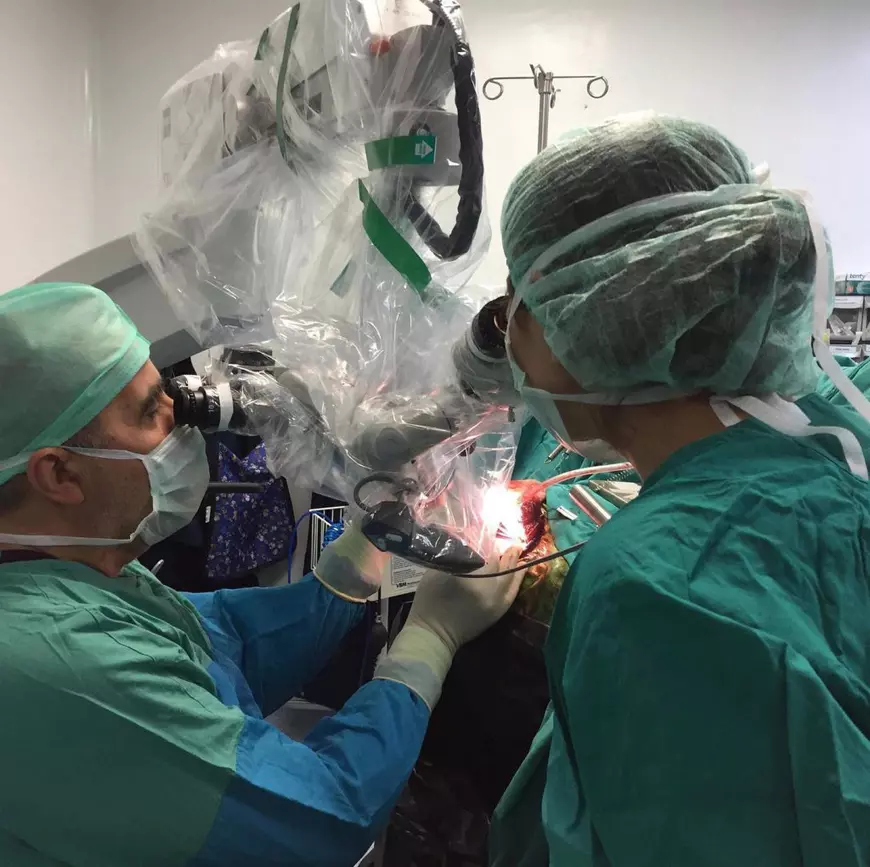 Alte obstacole în calea medicilor care vor să lucreze în România. Un chirurg român pregătit în Franța și Belgia așteaptă de un an și jumătate să-i fie recunoscute studiile!