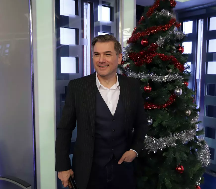 Mircea Radu s-a angajat la radio, după terminarea facultății."Sunt inginer de instalații, dar nu am profesat nici un minut!"