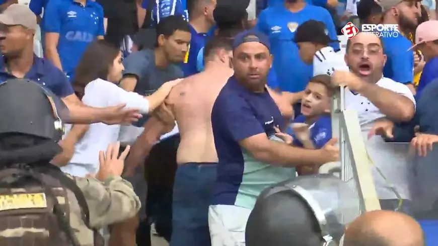 Haos în Brazilia, după retrogradarea istorică a celor de la Cruizeiro Belo Horizonte. Incidente grave, 30 de răniți