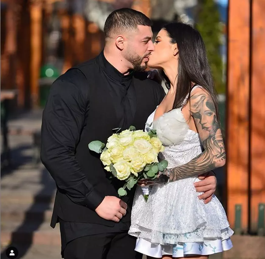 Roxana Vancea și Dragoș Paiu s-au căsătorit. Imagini de la Starea Civilă