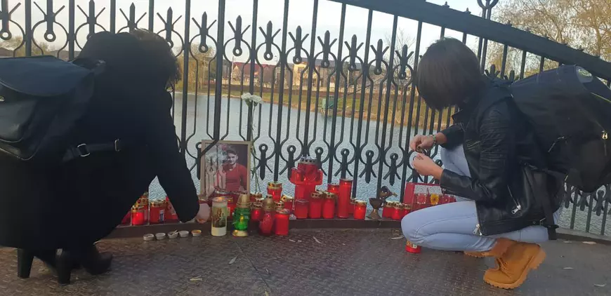 Un tânăr de 18 ani s-a sinucis după ce a părăsit sistemul de protecție socială. ”Un suflet față de care noi toți am eșuat”