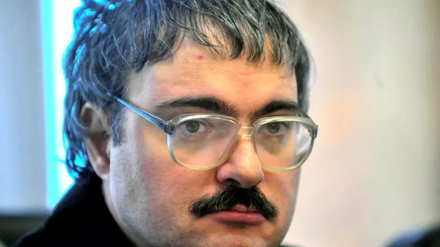 5 superlecturi de weekend.  De la povestea tulburătoare a unui bărbat cu Asperger, până la neonaziștii din SUA care îl citează pe Corneliu Zelea Codreanu