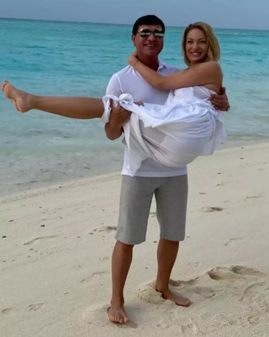 Valentina Pelinel și Cristi Borcea, romantici pe plajă. Cum au fost surprinși cei doi în vacanță