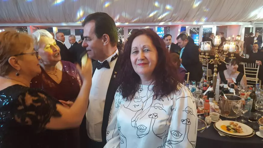 FOTO | Cum s-au distrat membrii Guvernului, în frunte cu Ludovic Orban, la Balul Liberalilor vrânceni