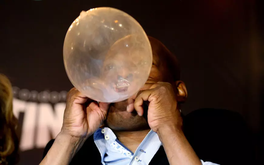 Ce au ajuns să facă unii fotbaliști internaționali retrași din activitate: de la actor porno la detectiv și preot