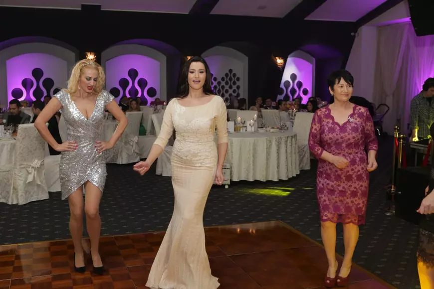 Se descurcă greu cu doi copii, după divorț! Claudia Pătrășcanu așteaptă ca tribunalul să stabilească o pensie alimentară consistentă