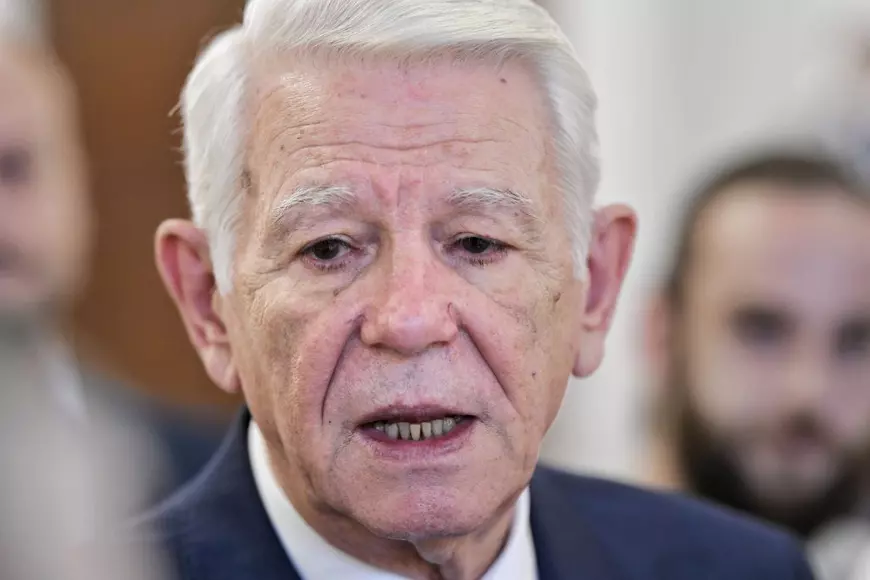 5 superlecturi de weekend.  De la reţeaua de postaci a Gabrielei Firea la reclama mincinoasă din propriul ziar