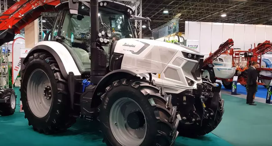 Companii despre care nu știai că au făcut așa ceva: avioane cu motoare Dacia, tractoare Lamborghini sau tancuri Renault!