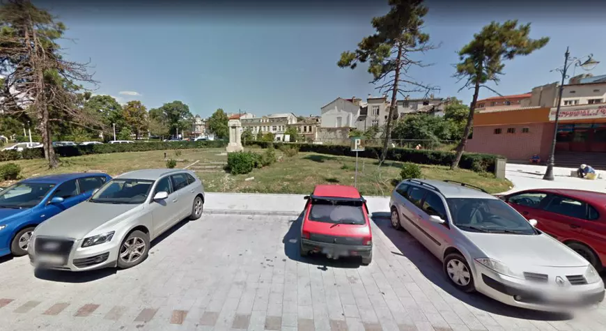 Istorie aruncată pe maidan.  Se sapă noaptea în situl istoric al Constanței și pământul plin de comori e cărat la marginea orașului!