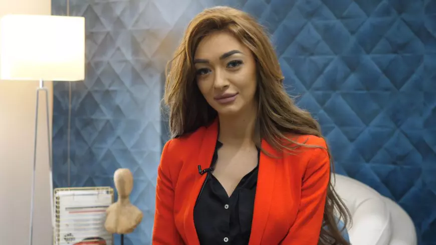 Cine sunt “fetele” de la videochat. O farmacistă și o asistentă și-au lăsat joburile și s-au angajat modele la un studio pentru adulți. “Mă și dezbrac, da, dar câștig acum de zece ori mai mult...”