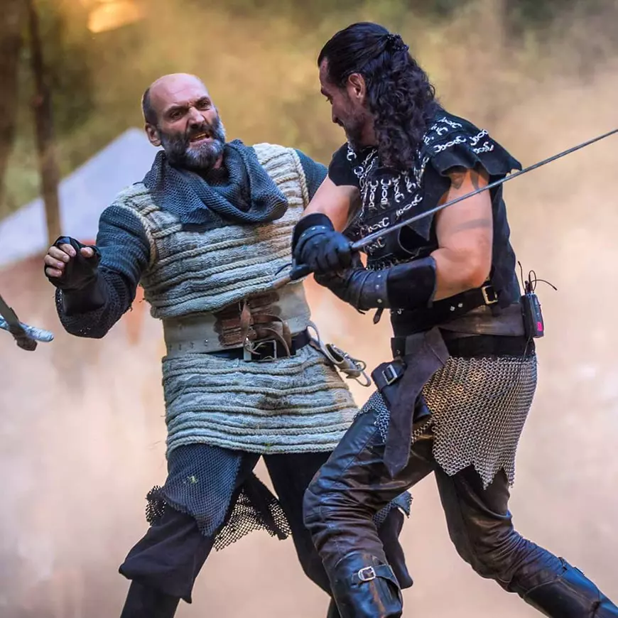 ”Încă mă mai țin oasele pentru cascadorii” Actorul și regizorul Bogdan Jianu face acrobații periculoase la 50 de ani