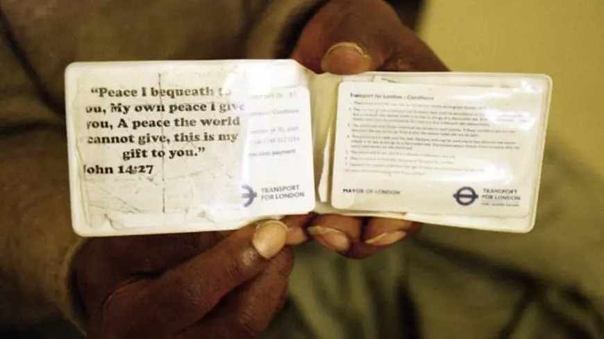 A dormit 21 de ani în autobuzele din Londra - permisul de calatorie