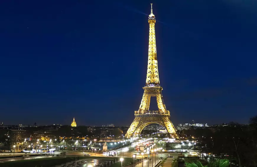 Turnul Eiffel - Simbolul Parisului