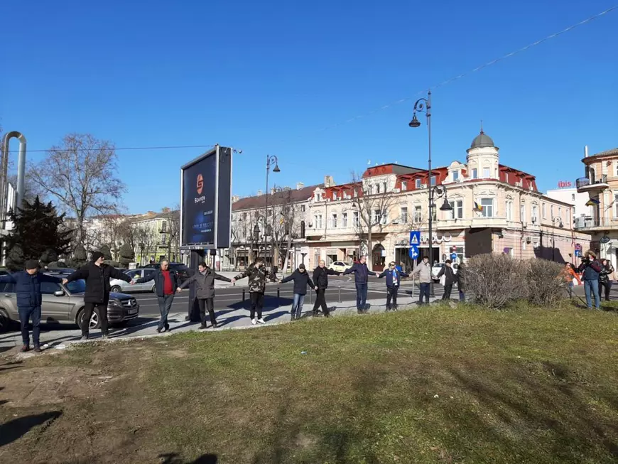 Istorie aruncată pe maidan.  Se sapă noaptea în situl istoric al Constanței și pământul plin de comori e cărat la marginea orașului!