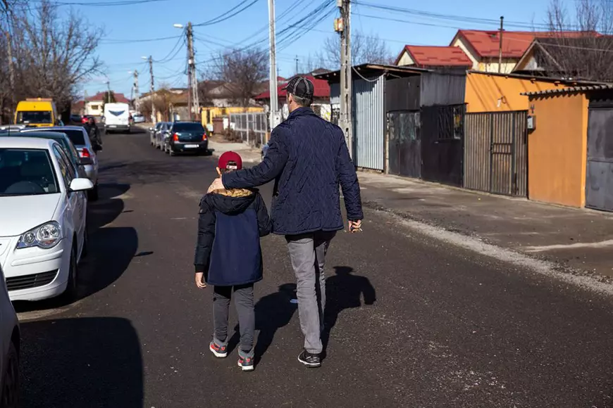 6 superlecturi de weekend. De la violenţa din clasele primare până la teologul care decide cum va arăta Bucureştiul