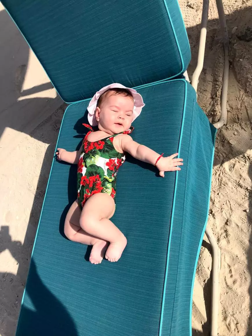 Alessandra Stoicescu și-a dus fetița de 6 luni în Dubai. „Emoții peste emoții”