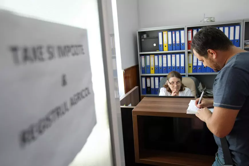 Ministrul Muncii spune că sistemul public de pensii nu este echitabil. 7 exemple de inechități în România, stabilite chiar de stat, prin lege