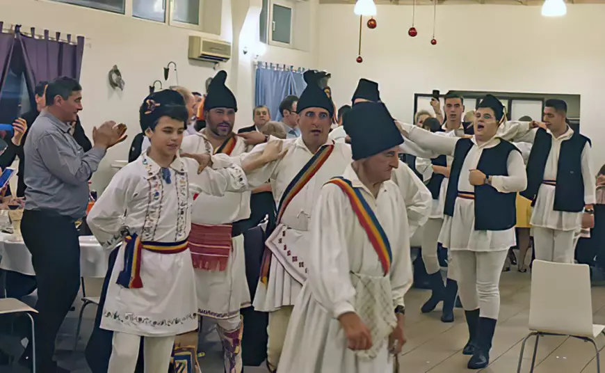 O viață în pași de joc. Ajuns la 92 de ani, “căpitanul” călușarilor din Râșnov, Mircea Ilie, povestește pentru Libertatea cum a prins drag de jocul cu care se confundă de peste jumătate de secol