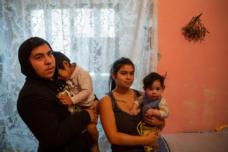 Primăria Sectorului 5 s-a răzgândit. Cele opt familii care trăiesc în vila abandonată nu vor mai fi evacuate și vor fi ajutate cu plata chiriei timp de 2 ani