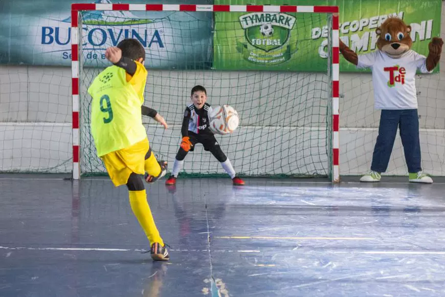 (Publicitate) Cupa Tymbark Junior la Vatra Dornei. M. Belodedici a antrenat echipa fetelor de la U8  și a îndemnat copiii să facă mișcare.