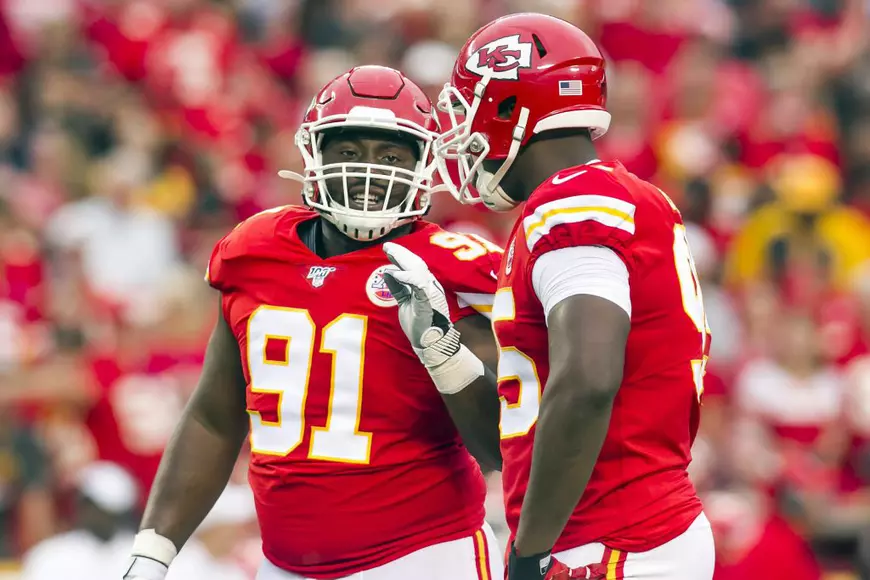 WHO'S HOT, WHO'S NOT | Iubirea pentru animale a lui Derrick Nnadi vs ordonanțele la foc continuu ale guvernului Orban