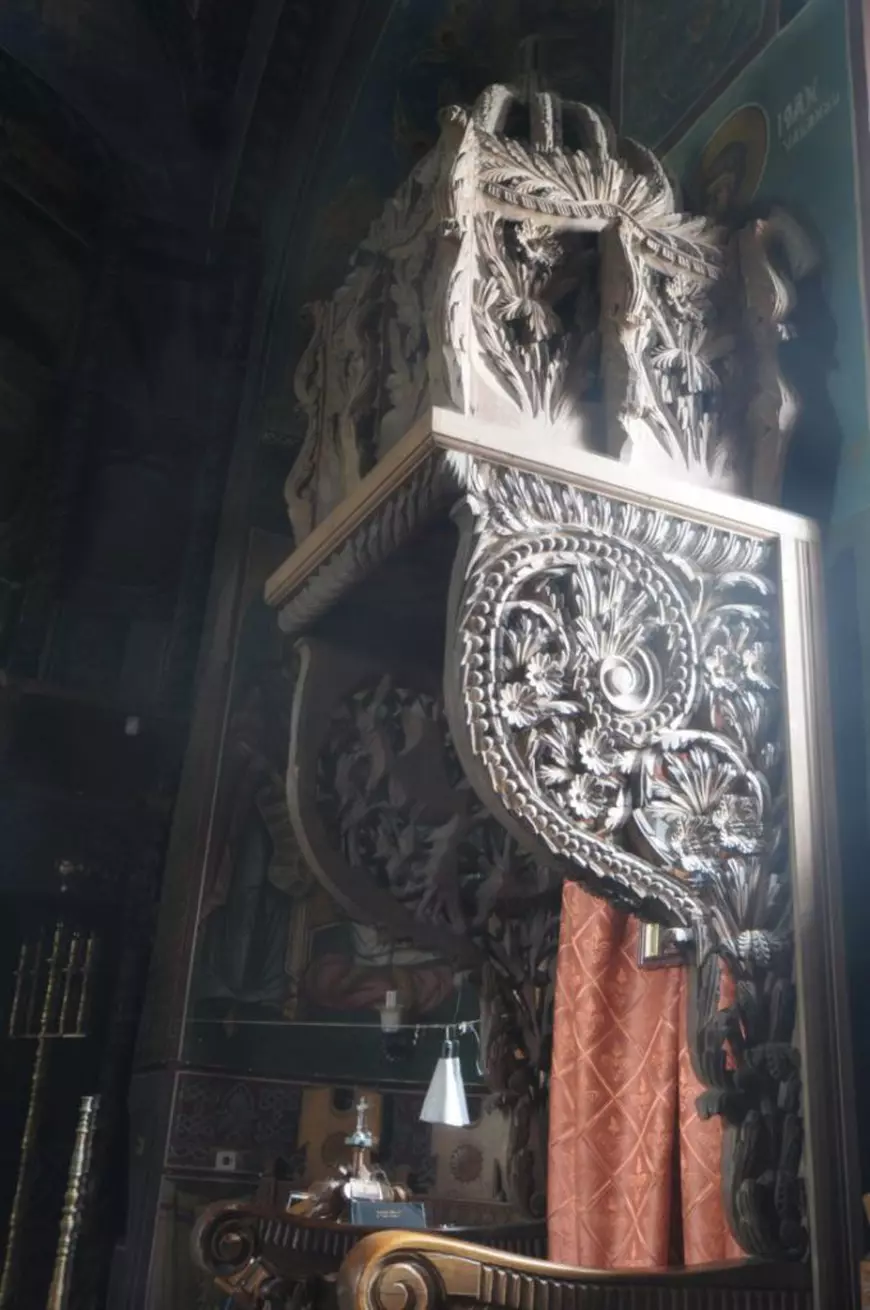 Mănăstirea Mera: Iconostas și jilț arhieresc, propuse spre clasare