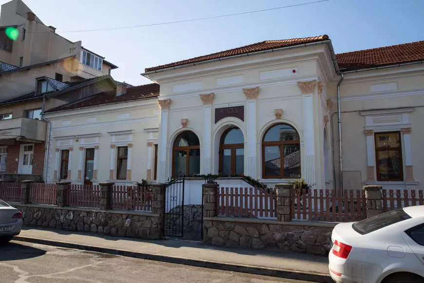 Pariul Mădălinei: primul restaurant din România unde nimic nu se aruncă, totul se transformă. Ce gust au chipsurile din zaț de cafea și piureul din coji de mere?