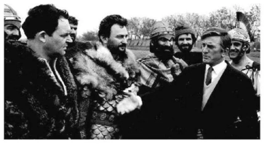 Kirk Douglas a fost la un pas să joace într-un film românesc. Ce rol urma să primească actorul american