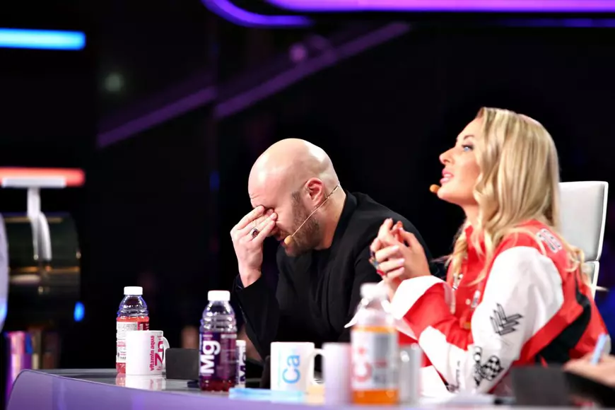 Mihai Bendeac s-a filmat în timp ce își face un test pentru anticorpi COVID-19, după ce a susținut că a fost infectat