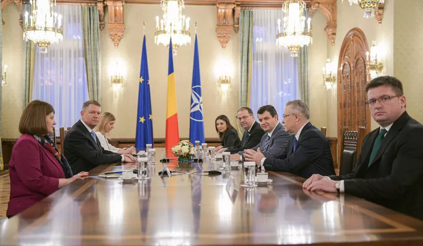 UPDATE | Consultări la Cotroceni, pentru desemnarea unui nou premier. USR l-a propus pe Dacian Cioloş, PMP îl susţine pe Cristian Diaconescu. Ponta spune că el poate face majoritate