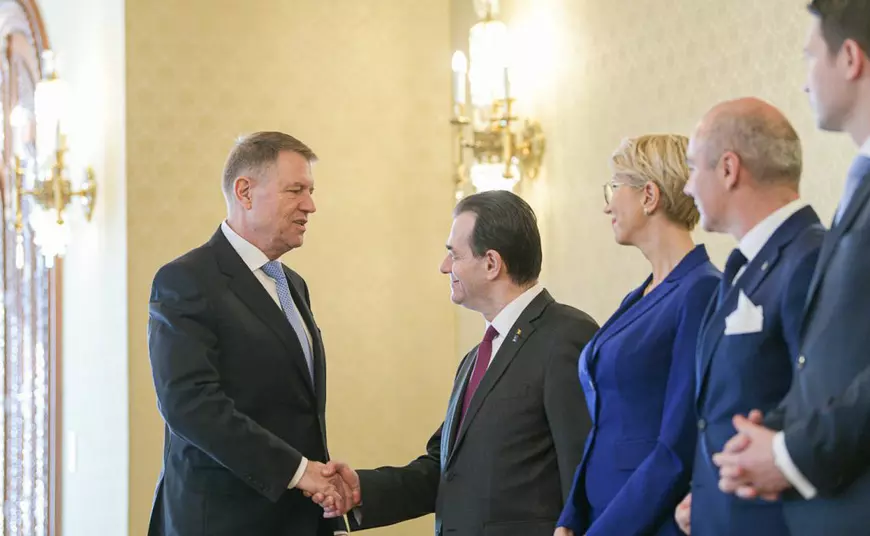 UPDATE | Consultări la Cotroceni, pentru desemnarea unui nou premier. USR l-a propus pe Dacian Cioloş, PMP îl susţine pe Cristian Diaconescu. Ponta spune că el poate face majoritate