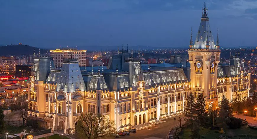 Povestea Palatului Culturii din Iași. Doi cercetători au descoperit documente și fotografii inedite ale palatului desemnat al treilea cel mai frumos din lume