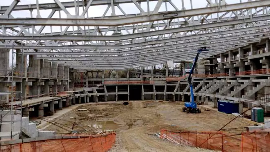 Patinoarul Mihai Flamaropol - interiorul patinoarului