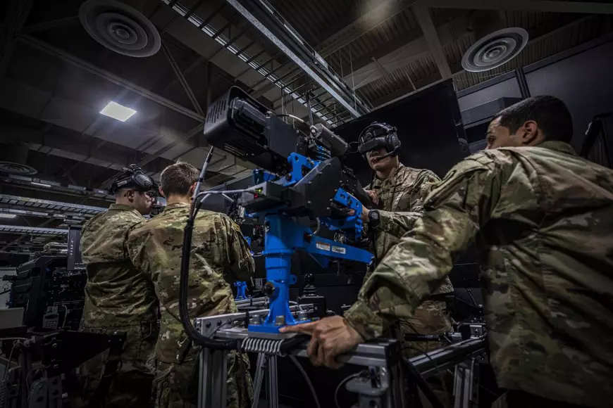 VIDEO | Militarii americani se antrenează cu arme virtuale, până să ajungă pe câmpul de luptă real