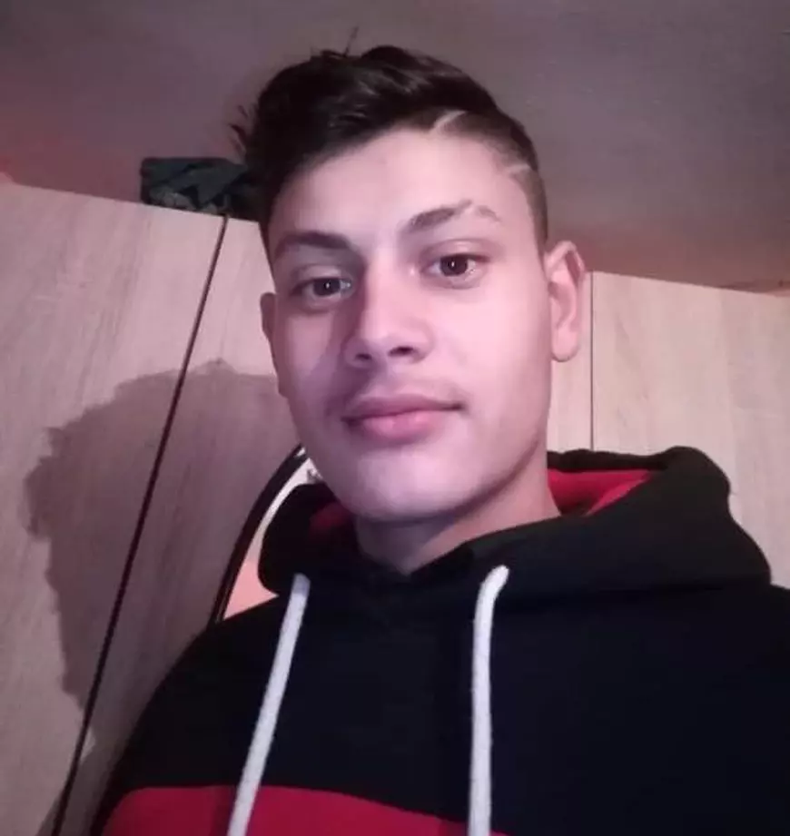 Adolescenta de 15 ani bătută cu biciul a fost internată într-un centru de primire urgență